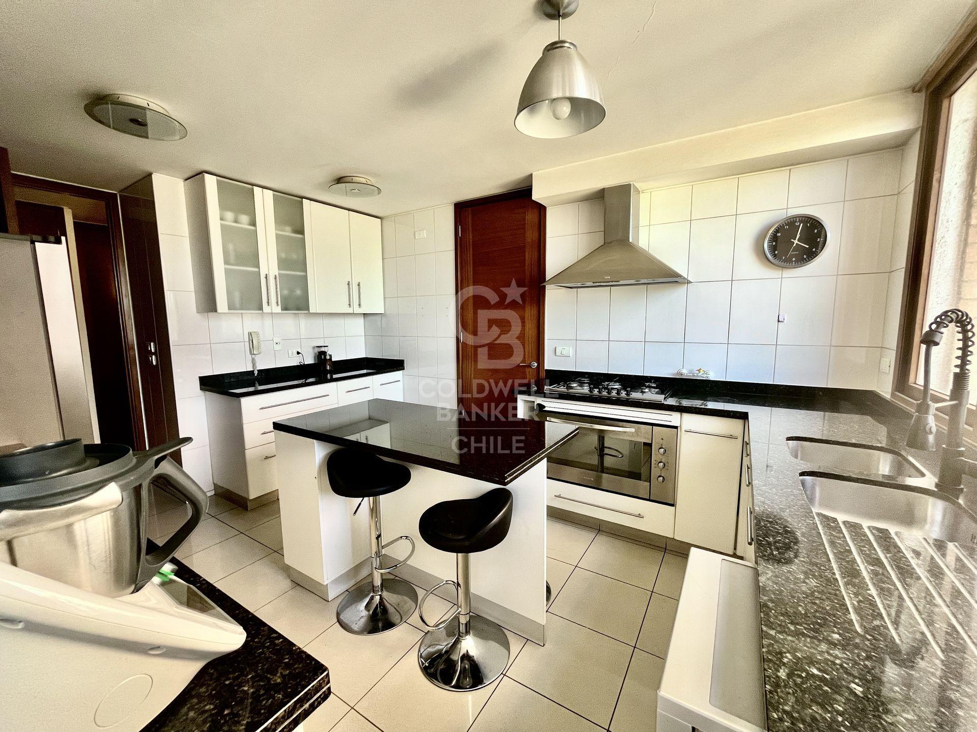 Las Condes, Chile, 3 Bedrooms Bedrooms, ,3 BathroomsBathrooms,Residential,For Sale,1786427