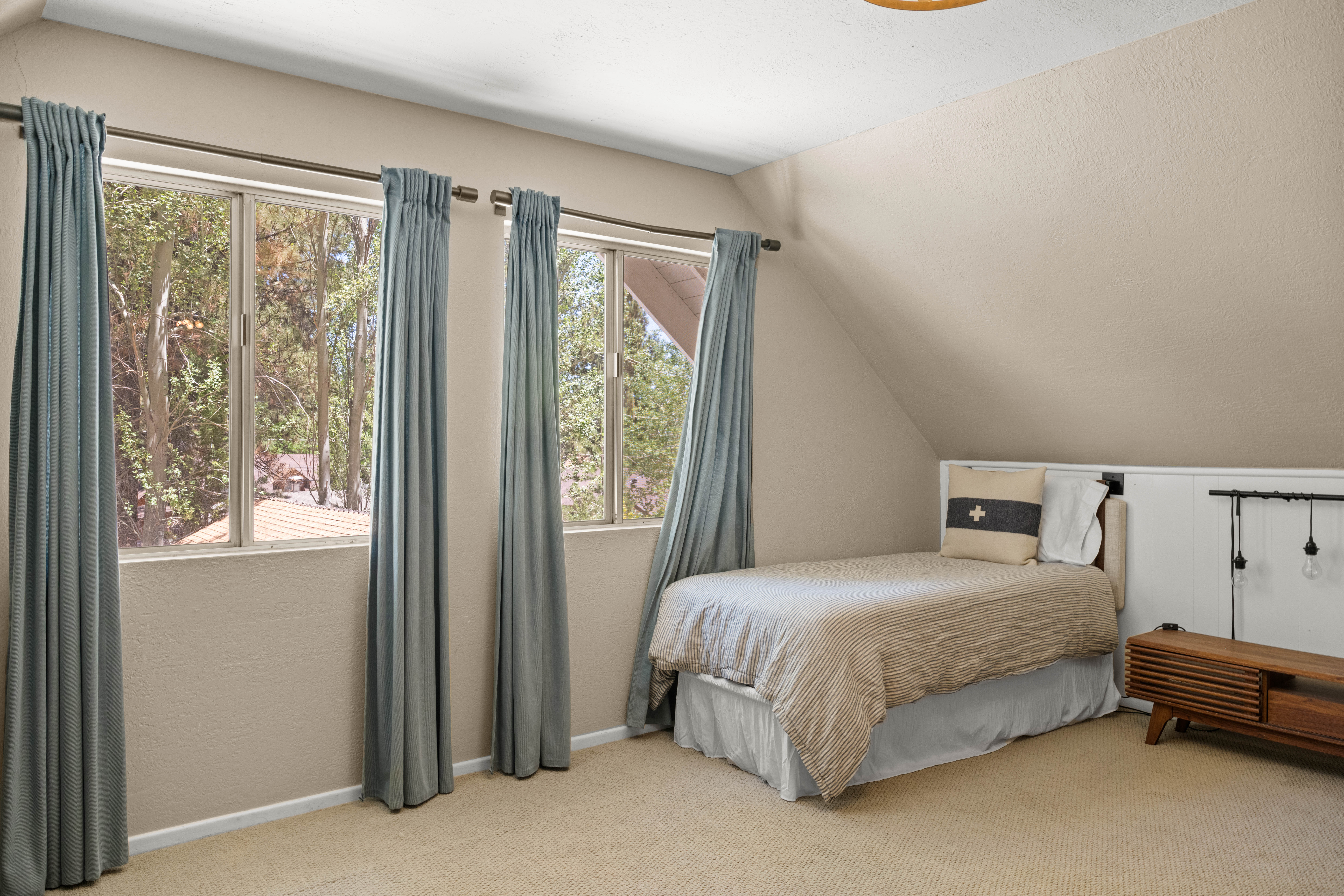 41656 Mcwhinney Lane, Big Bear Lake, CA 92315 - 物件實景