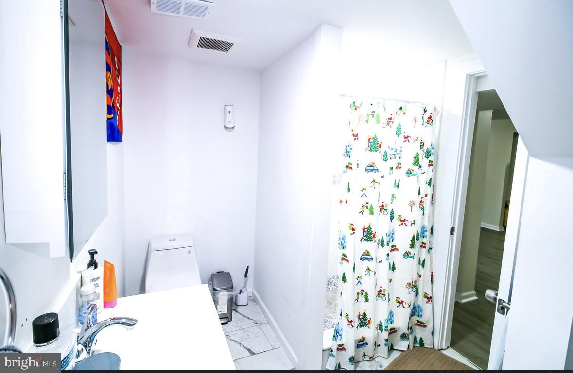 Annapolis, Maryland, 21409, United States, 5 Bedrooms Bedrooms, ,2 BathroomsBathrooms,Residential,For Sale,1891353