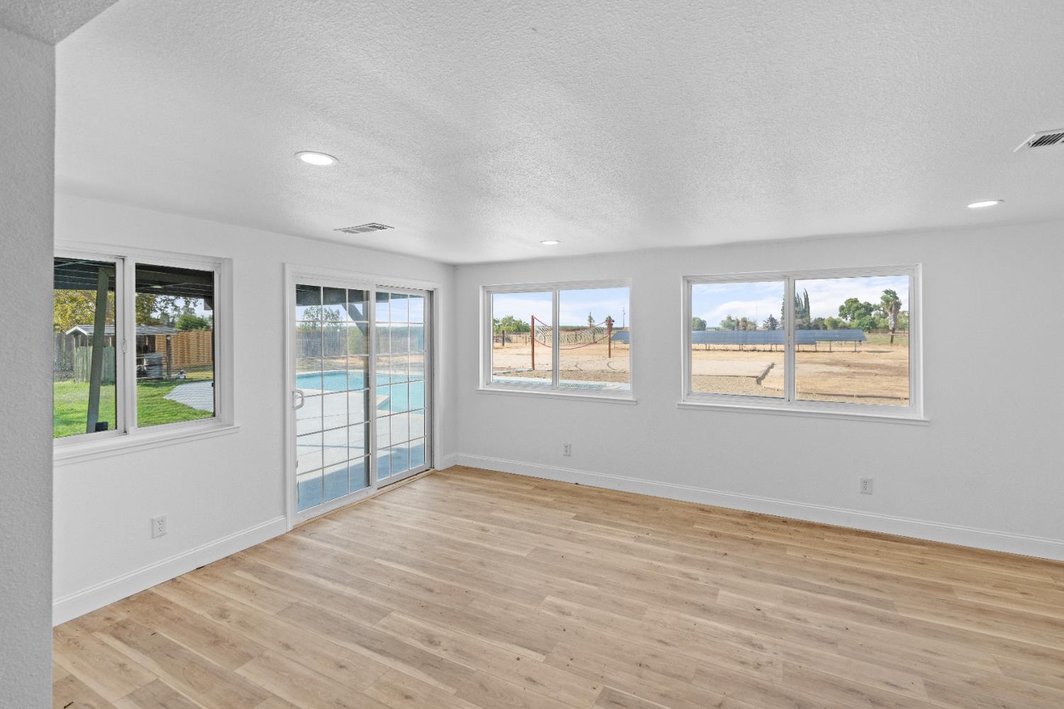 Merced, California, 95348, United States, 4 Bedrooms Bedrooms, ,2 BathroomsBathrooms,Residential,For Sale,2007840