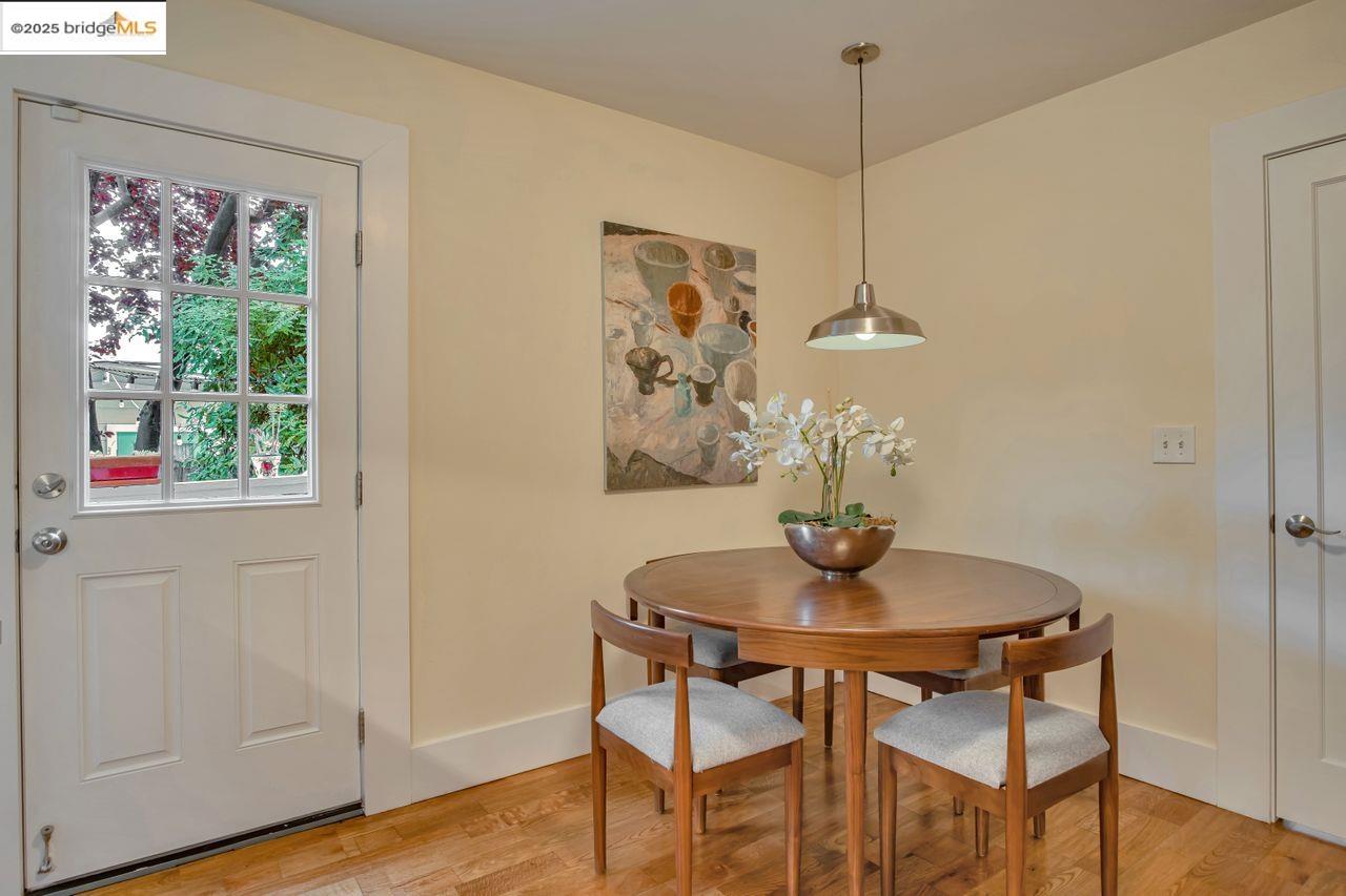 Oakland, California, 94609, United States, 2 Bedrooms Bedrooms, ,1 BathroomBathrooms,Residential,For Sale,1934711