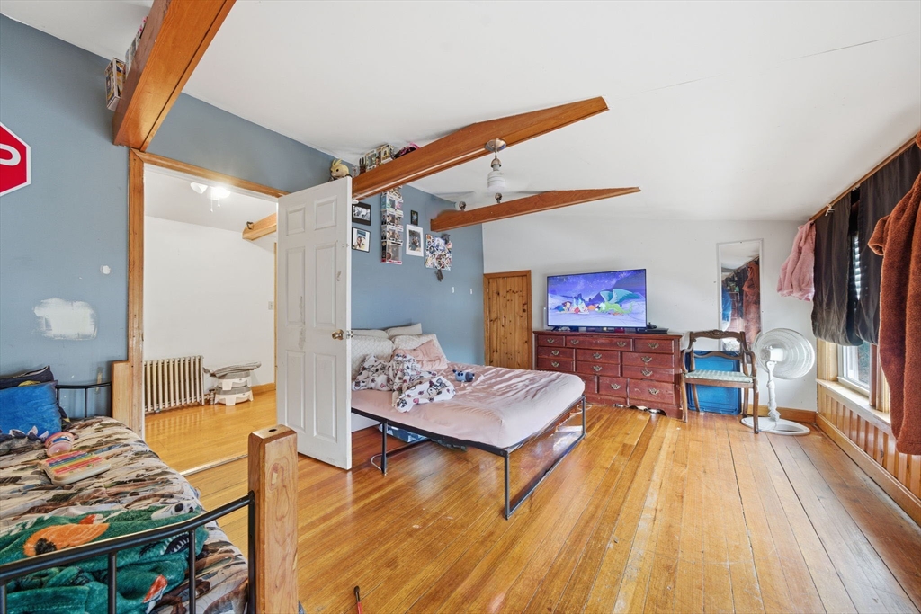 Methuen, Massachusetts, 01844, United States, 5 Bedrooms Bedrooms, ,2 BathroomsBathrooms,Residential,For Sale,2000713