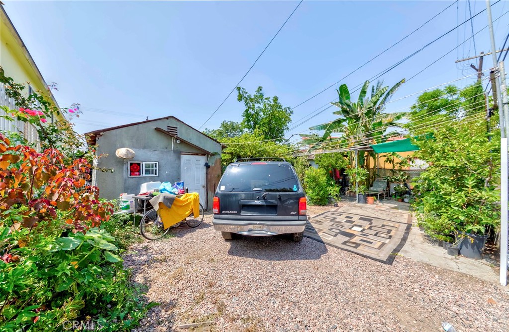 Los Angeles, California, 90018, United States, 3 Bedrooms Bedrooms, ,1 BathroomBathrooms,Residential,For Sale,1887928