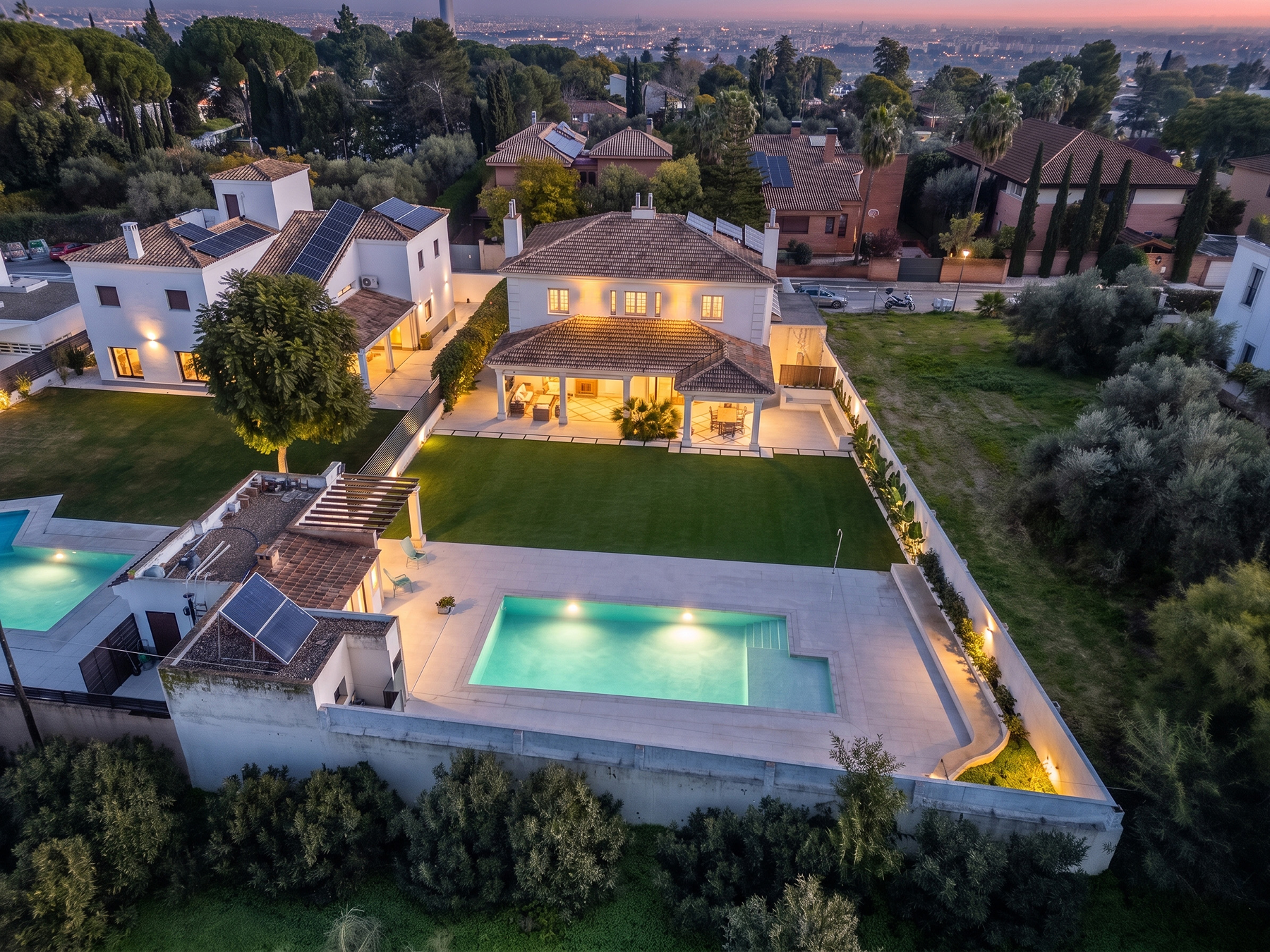  Independent villa in the Cantera Blanca urbanization. - 物件實景