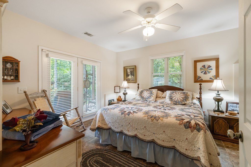 Blairsville, Georgia, 30512, United States, 3 Bedrooms Bedrooms, ,4 BathroomsBathrooms,Residential,For Sale,1895292