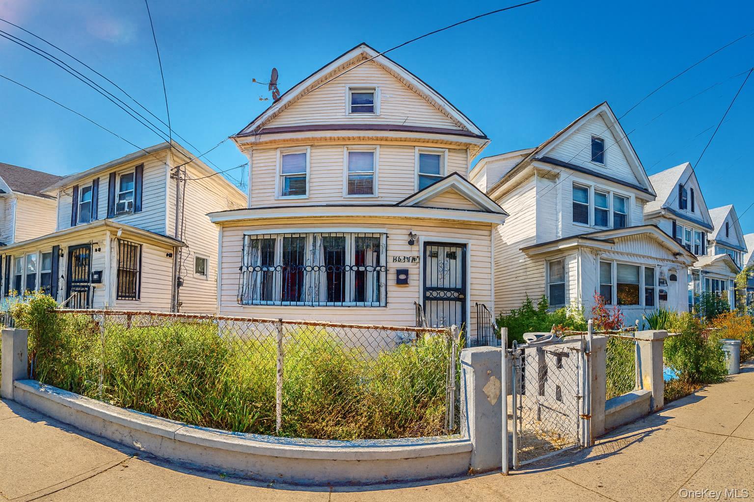 Jamaica, New York, 11435, United States, 4 Bedrooms Bedrooms, ,3 BathroomsBathrooms,Residential,For Sale,1927157