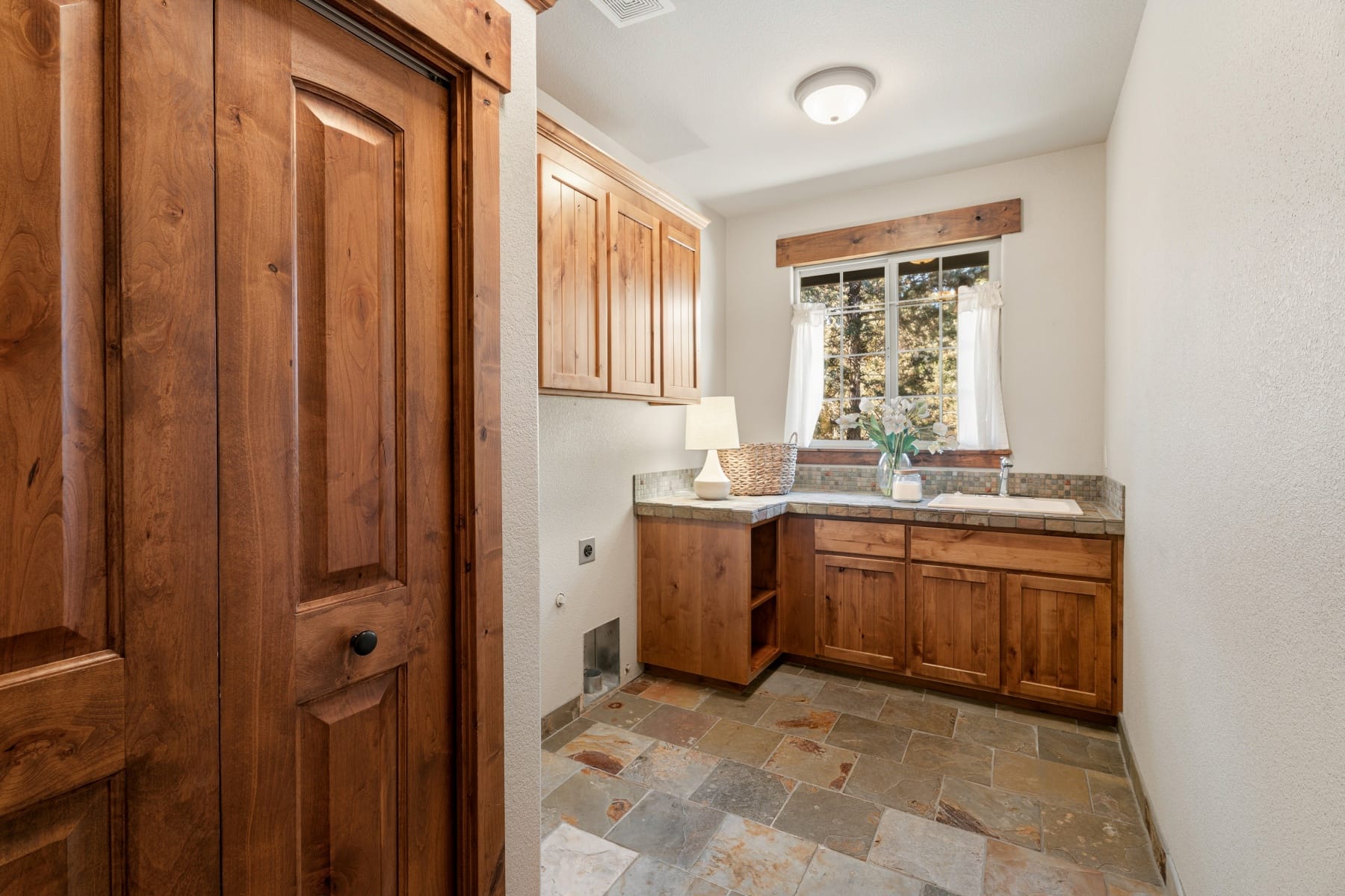  861 NW Yosemite Drive Bend, OR 97703 - 物件實景