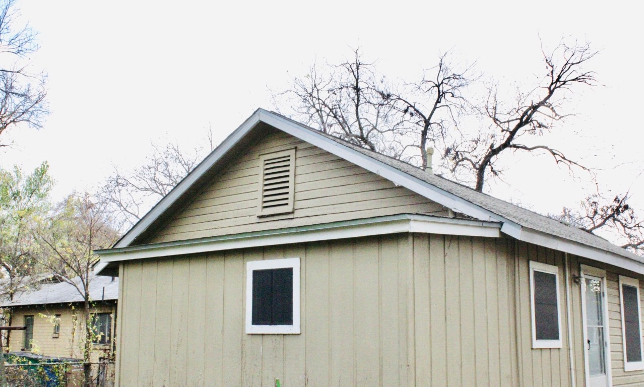 Austin, Texas, 78702, United States, 3 Bedrooms Bedrooms, ,1 BathroomBathrooms,Residential,For Sale,1901292