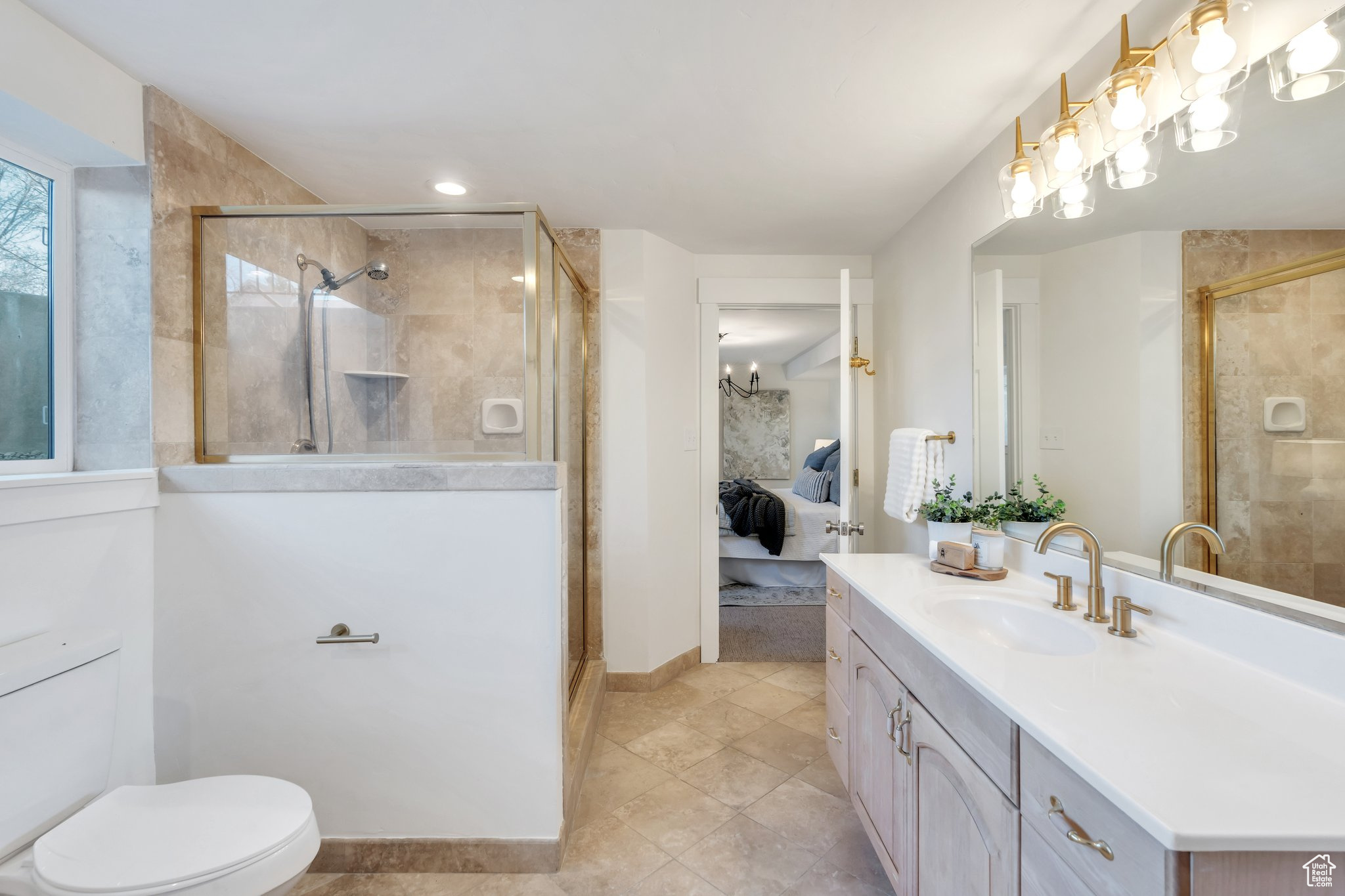Orem, Utah, 84058, United States, 6 Bedrooms Bedrooms, ,6 BathroomsBathrooms,Residential,For Sale,1829132