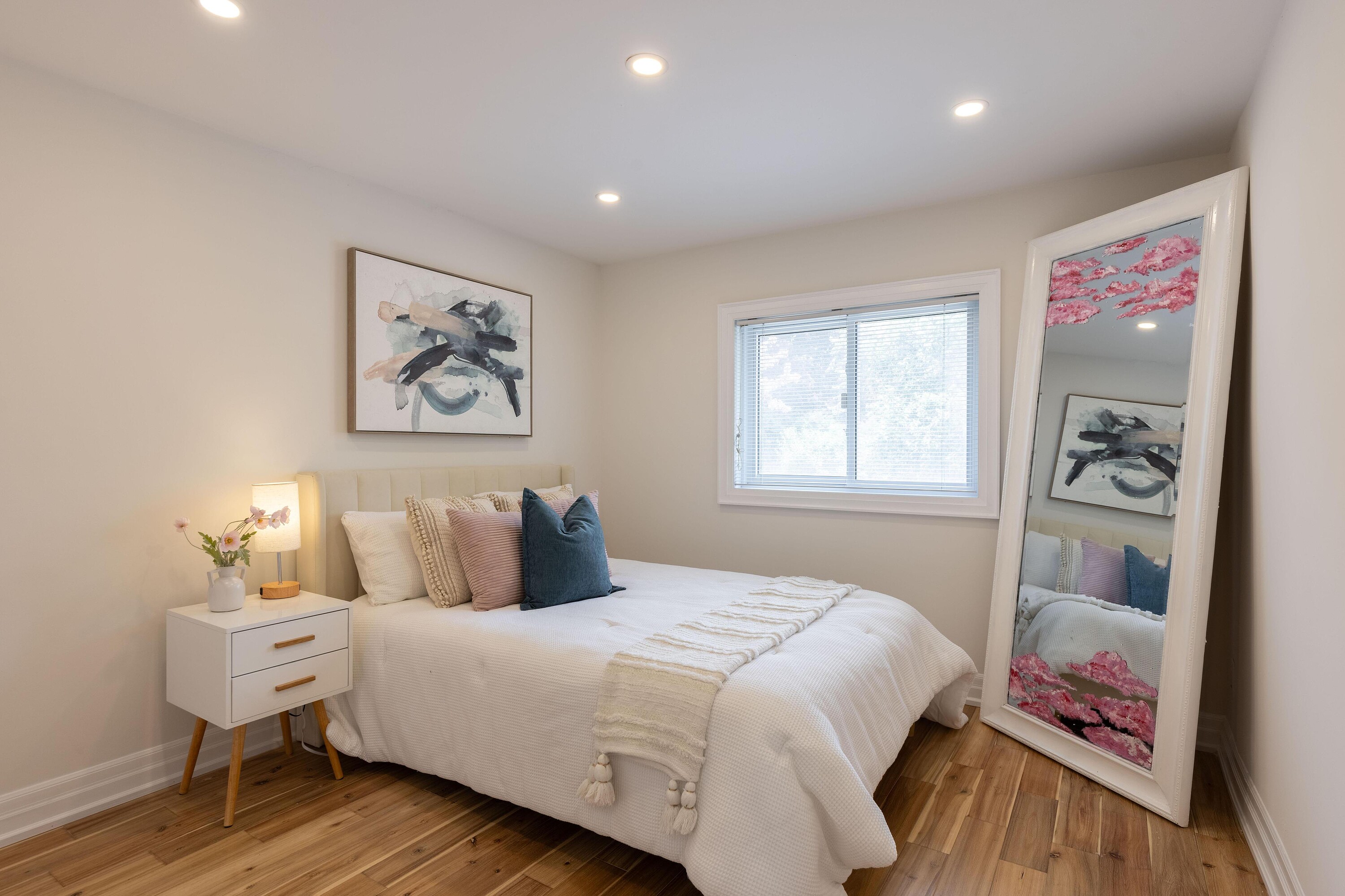  Beautifully Renovated Home - 物件實景