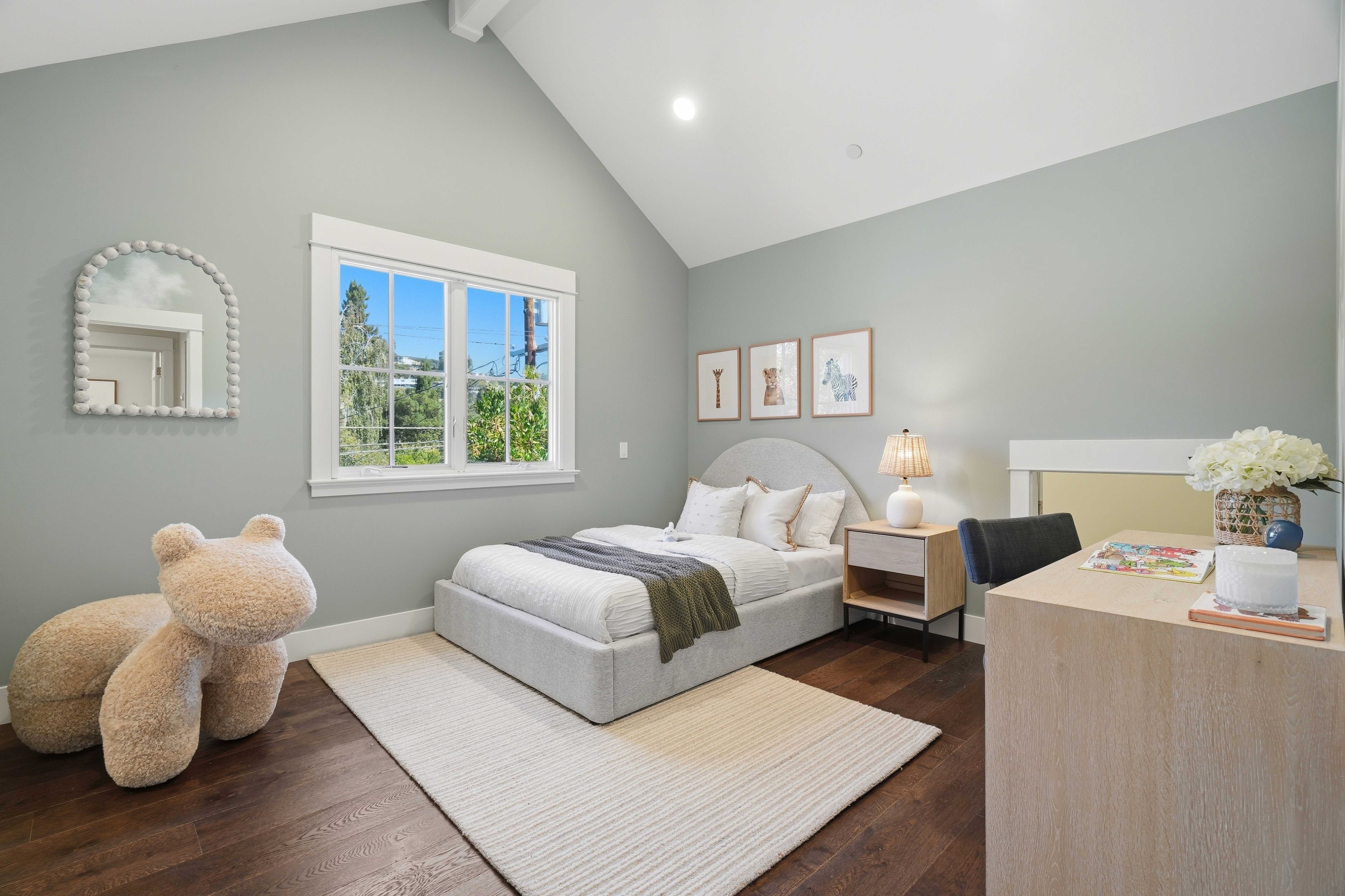  Turnkey Luxury and Premier Location in Beverly Terrace - 物件實景