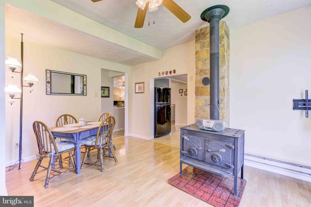 Wardensville, West Virginia, 26851, United States, 3 Bedrooms Bedrooms, ,1 BathroomBathrooms,Residential,For Sale,1930420