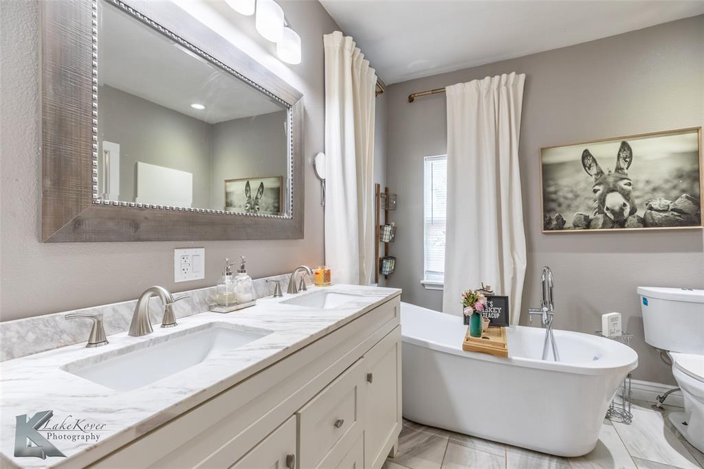 Buffalo Gap, Texas, 79508, United States, 5 Bedrooms Bedrooms, ,4 BathroomsBathrooms,Residential,For Sale,1918227