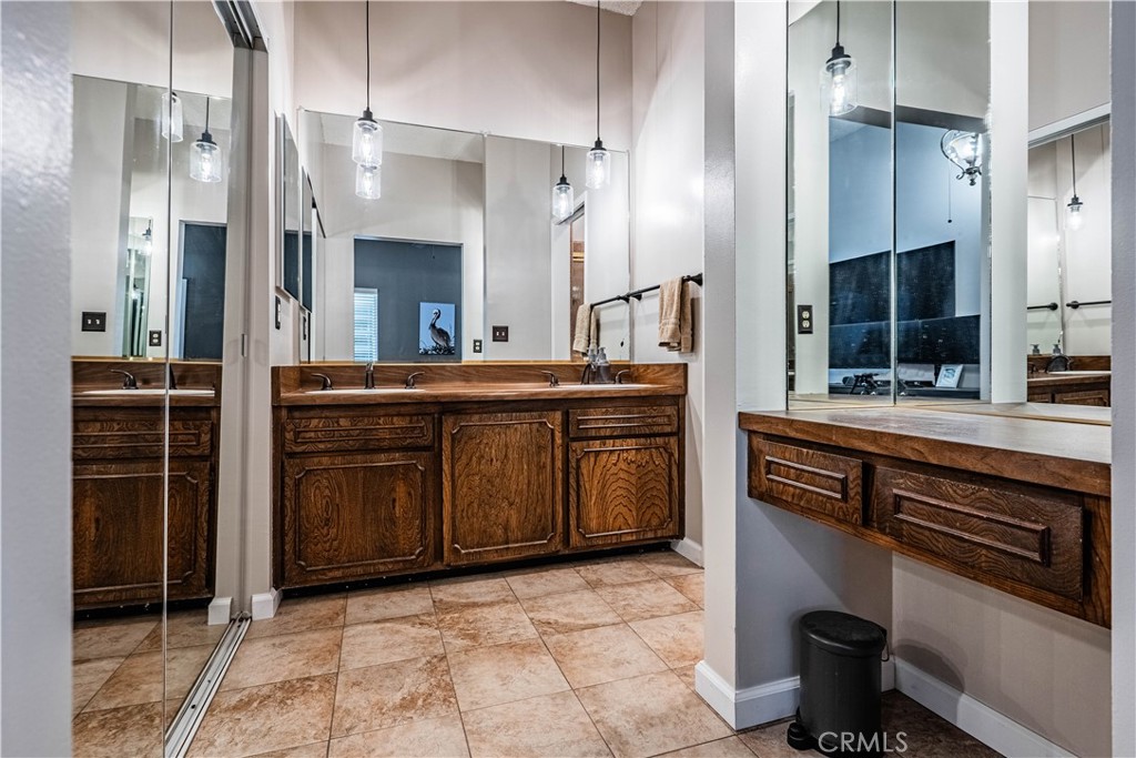CANYON LAKE, California, 92587, United States, 3 Bedrooms Bedrooms, ,3 BathroomsBathrooms,Residential,For Sale,1827222