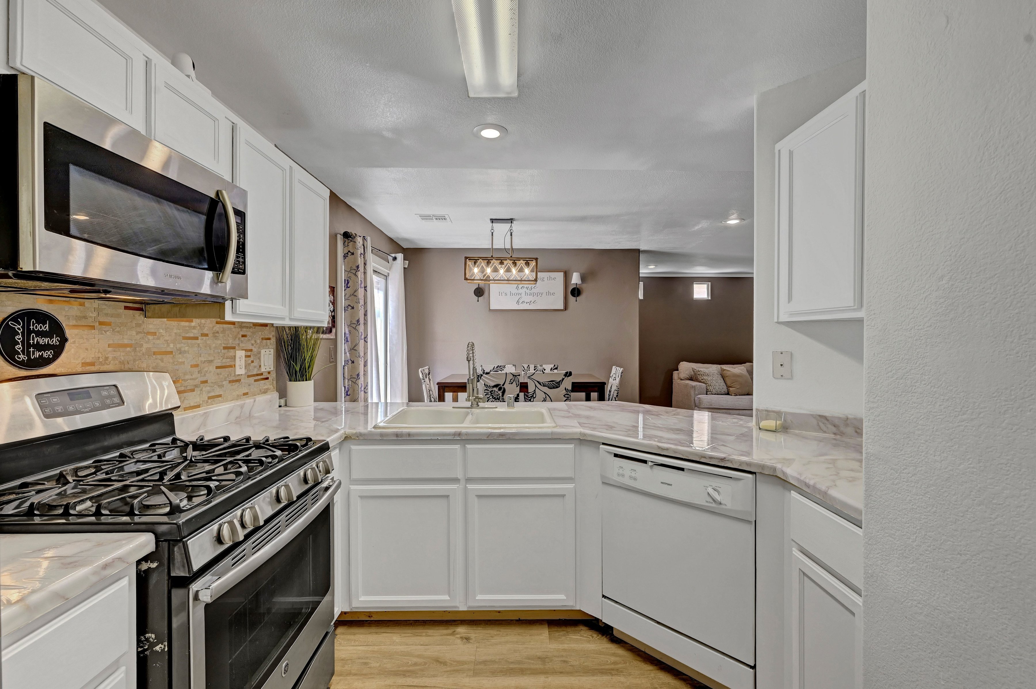  Charming Move-In Ready Home in the Heart of Silverado Ranch - 物件實景