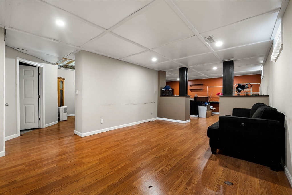 Tyngsboro, Massachusetts, 01879, United States, 4 Bedrooms Bedrooms, ,4 BathroomsBathrooms,Residential,For Sale,2000977