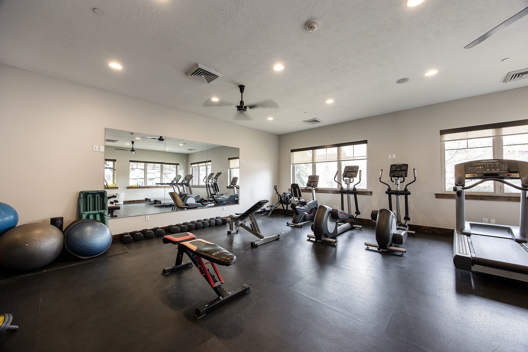  Park’s Edge 3 Bedroom Townhome Overlooking Quiet Open Space - 物件實景