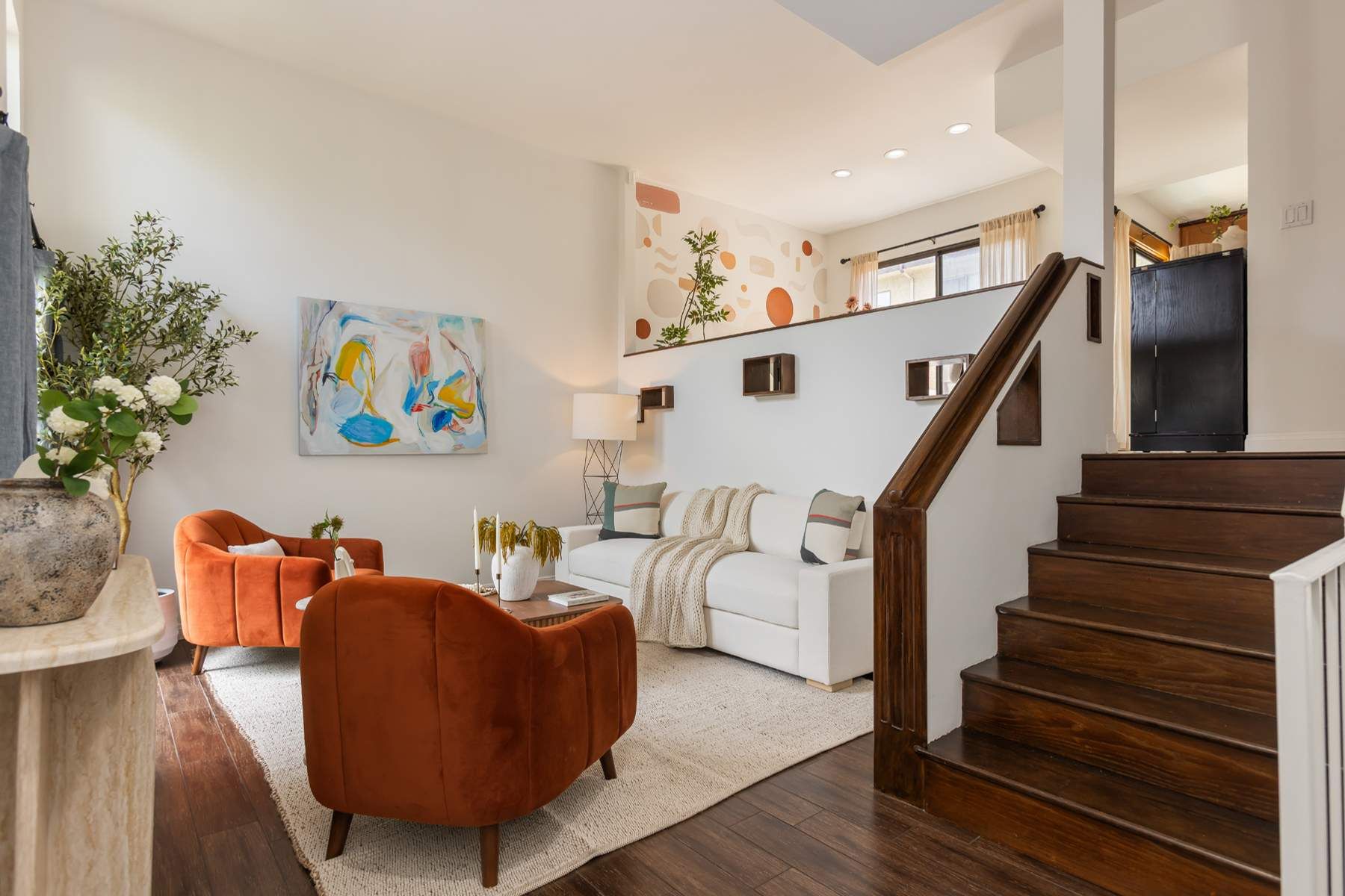  9131 Burnet Avenue, #5 - 物件實景