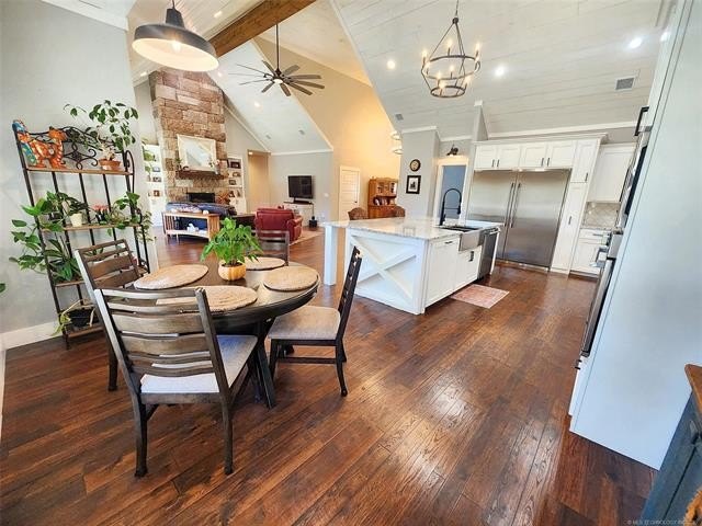 Tahlequah, Oklahoma, 74464, United States, 4 Bedrooms Bedrooms, ,4 BathroomsBathrooms,Residential,For Sale,1984008