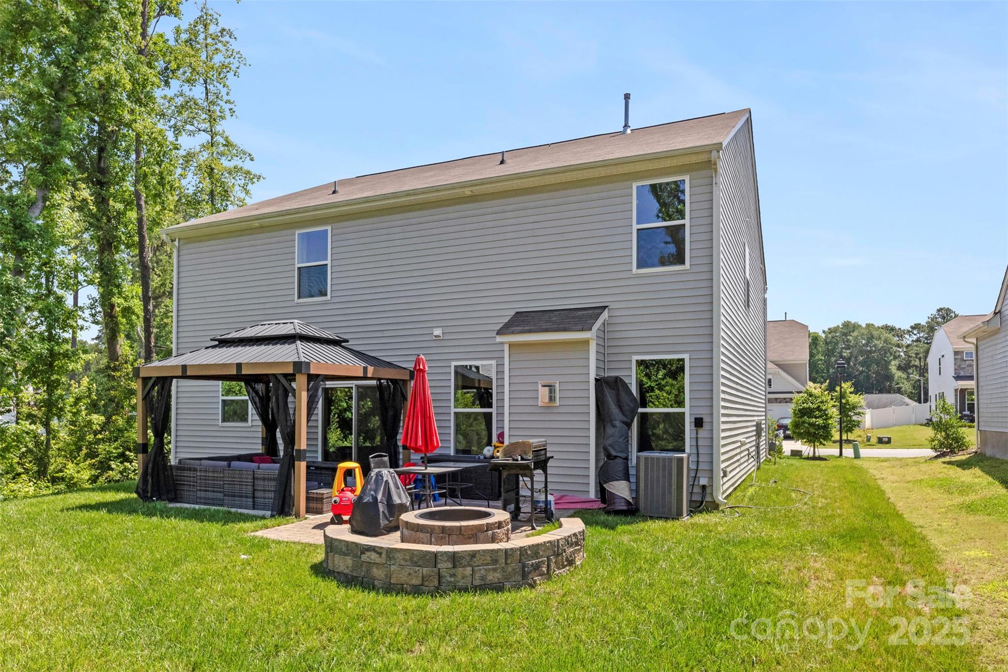 Gastonia, North Carolina, 28054, United States, 4 Bedrooms Bedrooms, ,3 BathroomsBathrooms,Residential,For Sale,1857176
