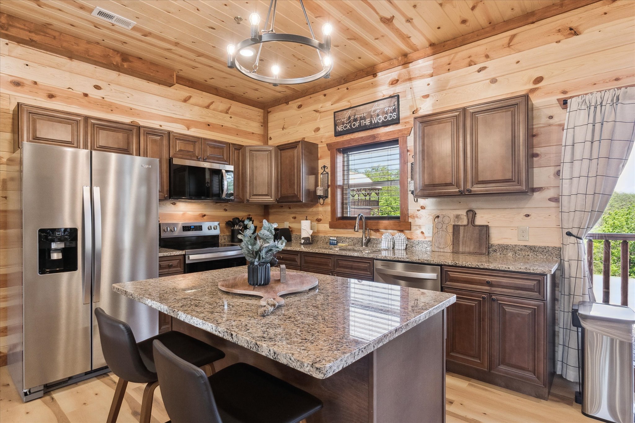 Sevierville, Tennessee, 37876, United States, 8 Bedrooms Bedrooms, ,9 BathroomsBathrooms,Residential,For Sale,1981124