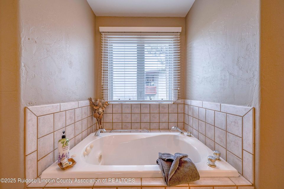 Ruidoso, New Mexico, 88345, United States, 4 Bedrooms Bedrooms, ,3 BathroomsBathrooms,Residential,For Sale,1895343