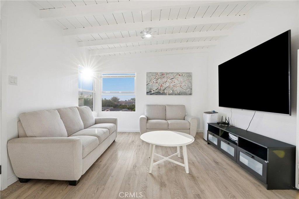 Los Angeles, California, 90063, United States, 2 Bedrooms Bedrooms, ,1 BathroomBathrooms,Residential,For Sale,1990797