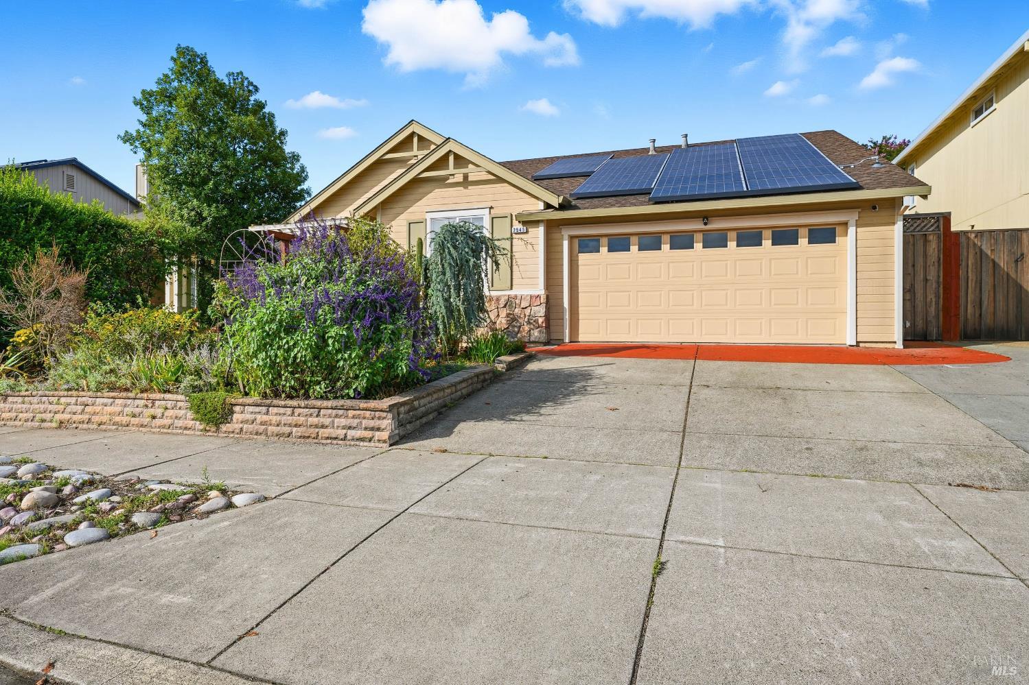 Santa Rosa, California, 95404, United States, 3 Bedrooms Bedrooms, ,2 BathroomsBathrooms,Residential,For Sale,1982129