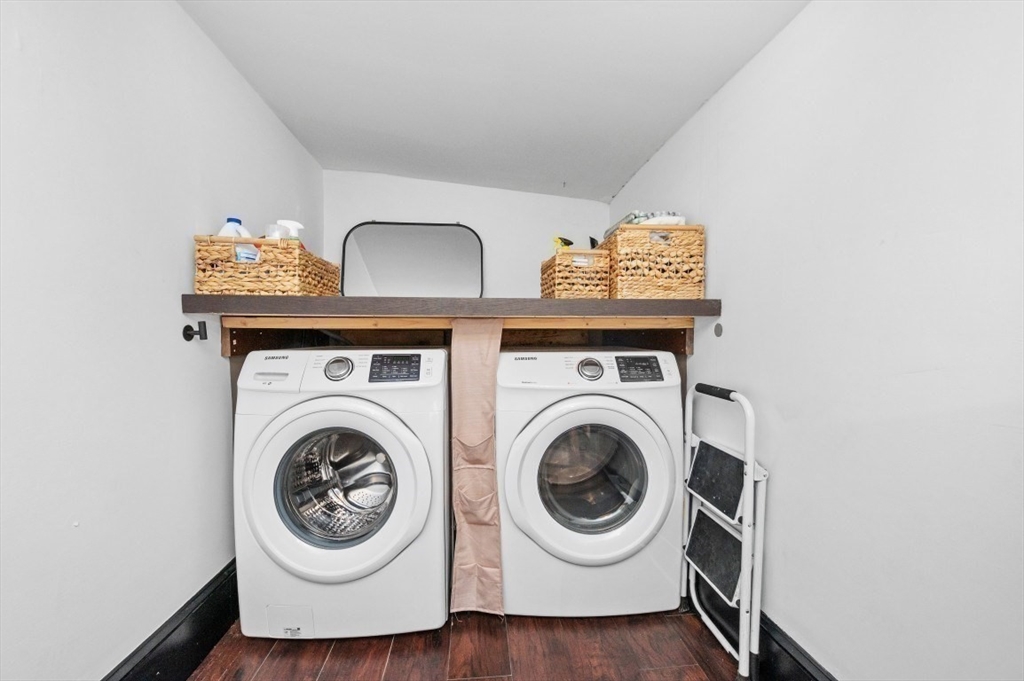 Boston, Massachusetts, 02127, United States, 2 Bedrooms Bedrooms, ,2 BathroomsBathrooms,Residential,For Sale,1988165