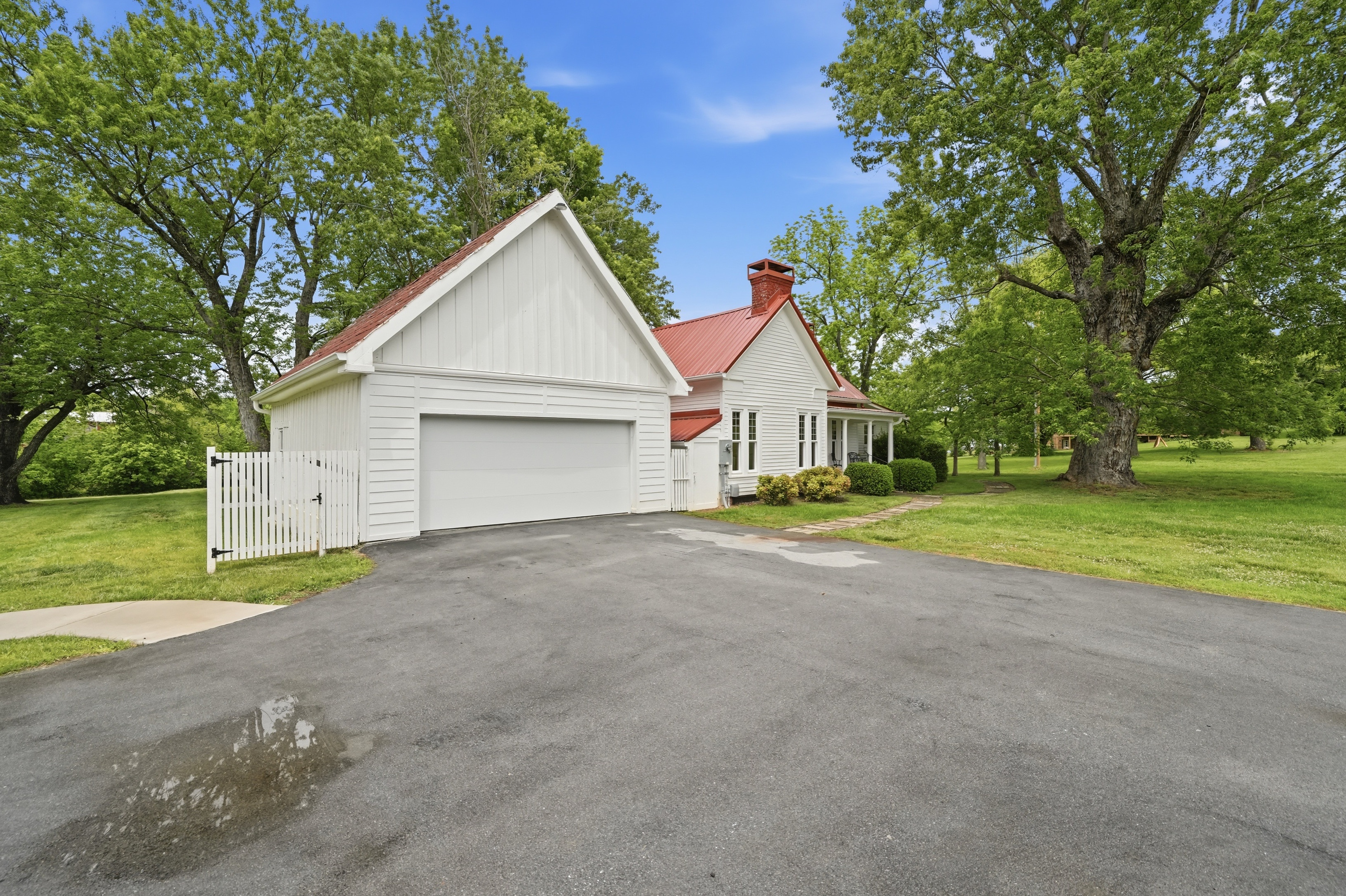  240 Maplehurst Lane, Bluff City, TN 37618 - 物件實景