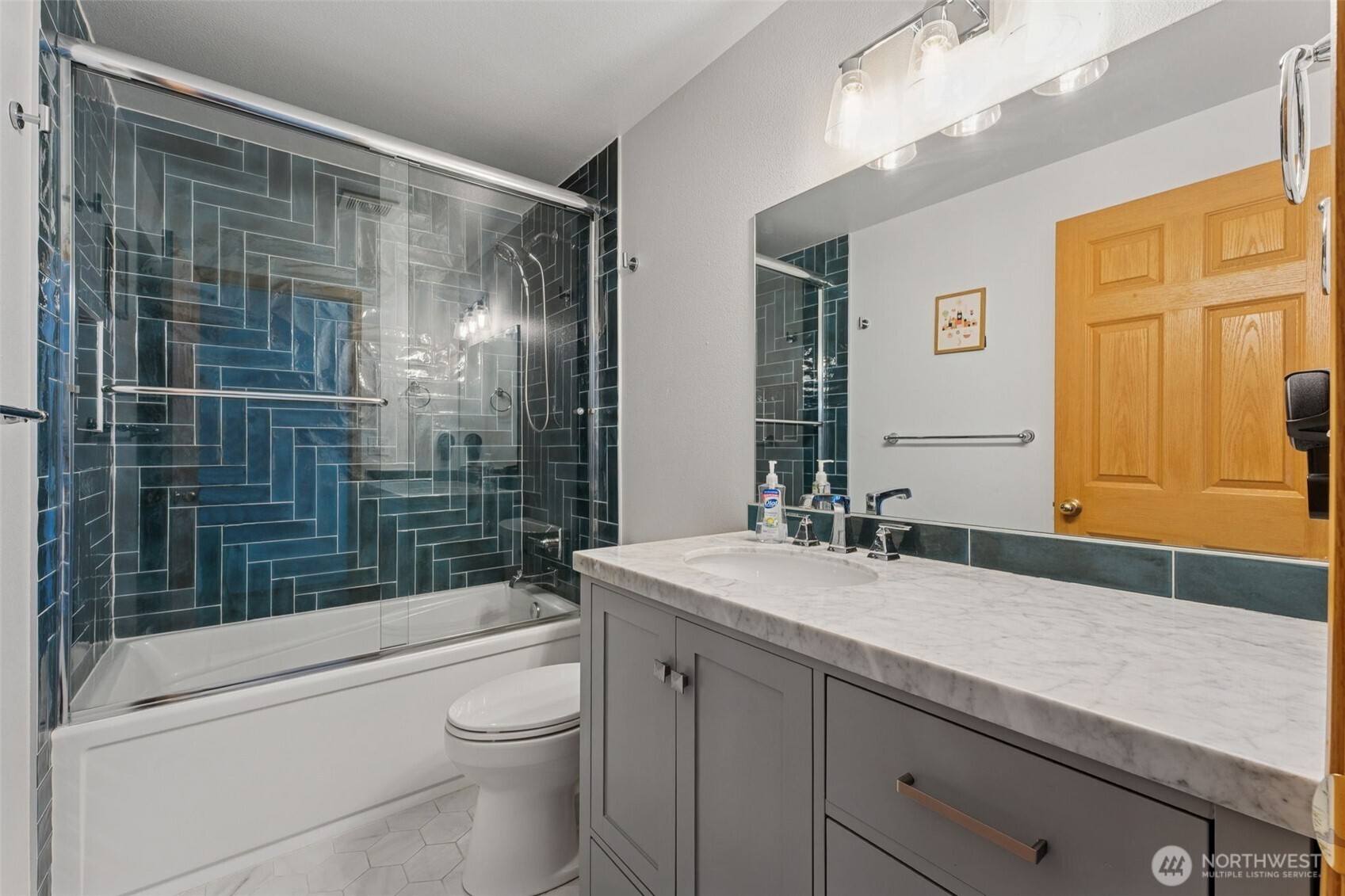 Tacoma, Washington, 98445, United States, 3 Bedrooms Bedrooms, ,2 BathroomsBathrooms,Residential,For Sale,1976537