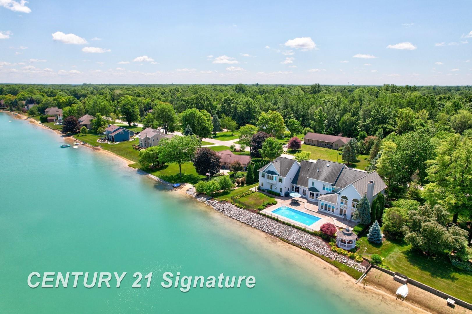 Saginaw, Michigan, 48609, United States, 4 Bedrooms Bedrooms, ,7 BathroomsBathrooms,Residential,For Sale,1980528