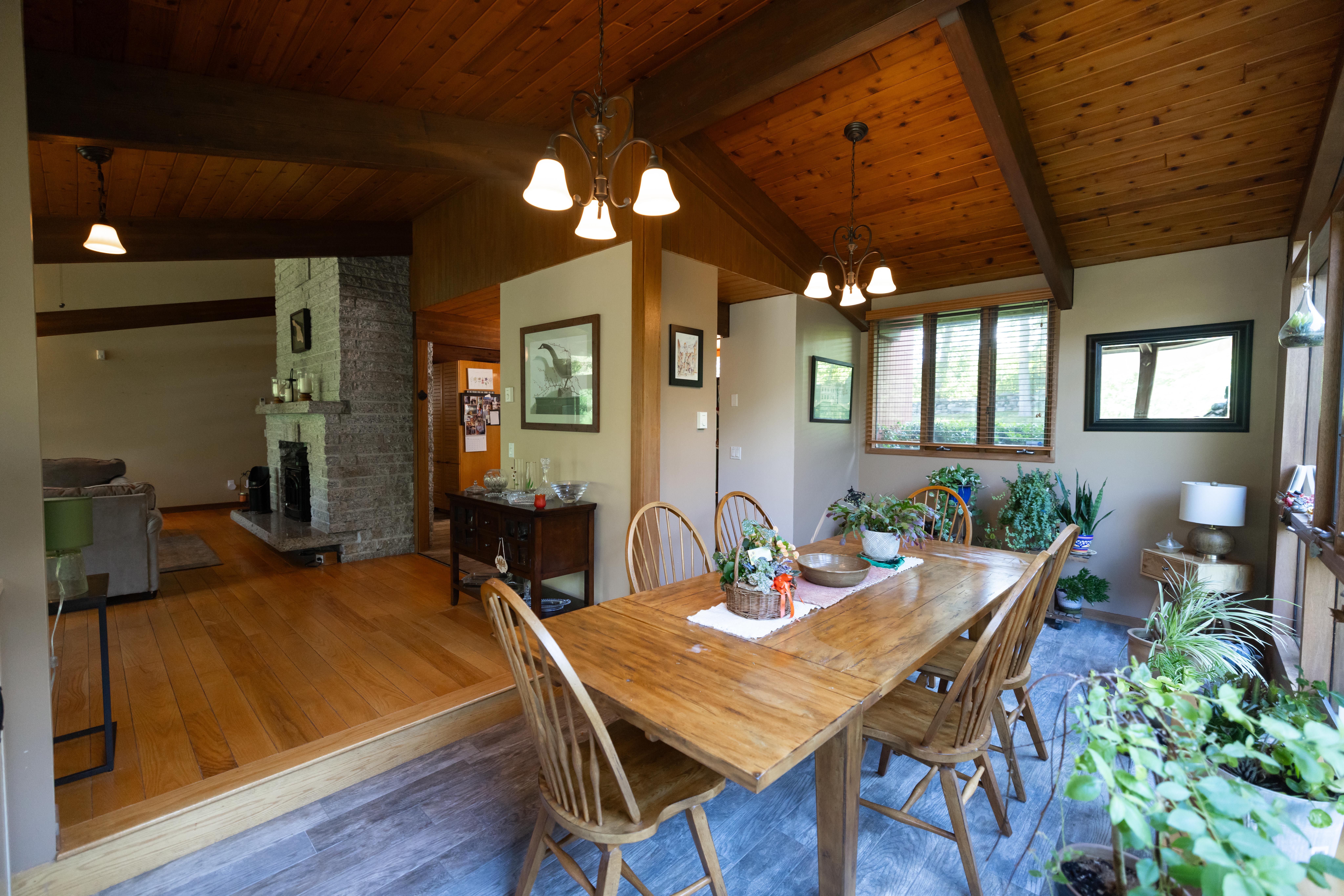 Southbridge, Massachusetts, 01550, United States, 5 Bedrooms Bedrooms, ,3 BathroomsBathrooms,Residential,For Sale,1974203