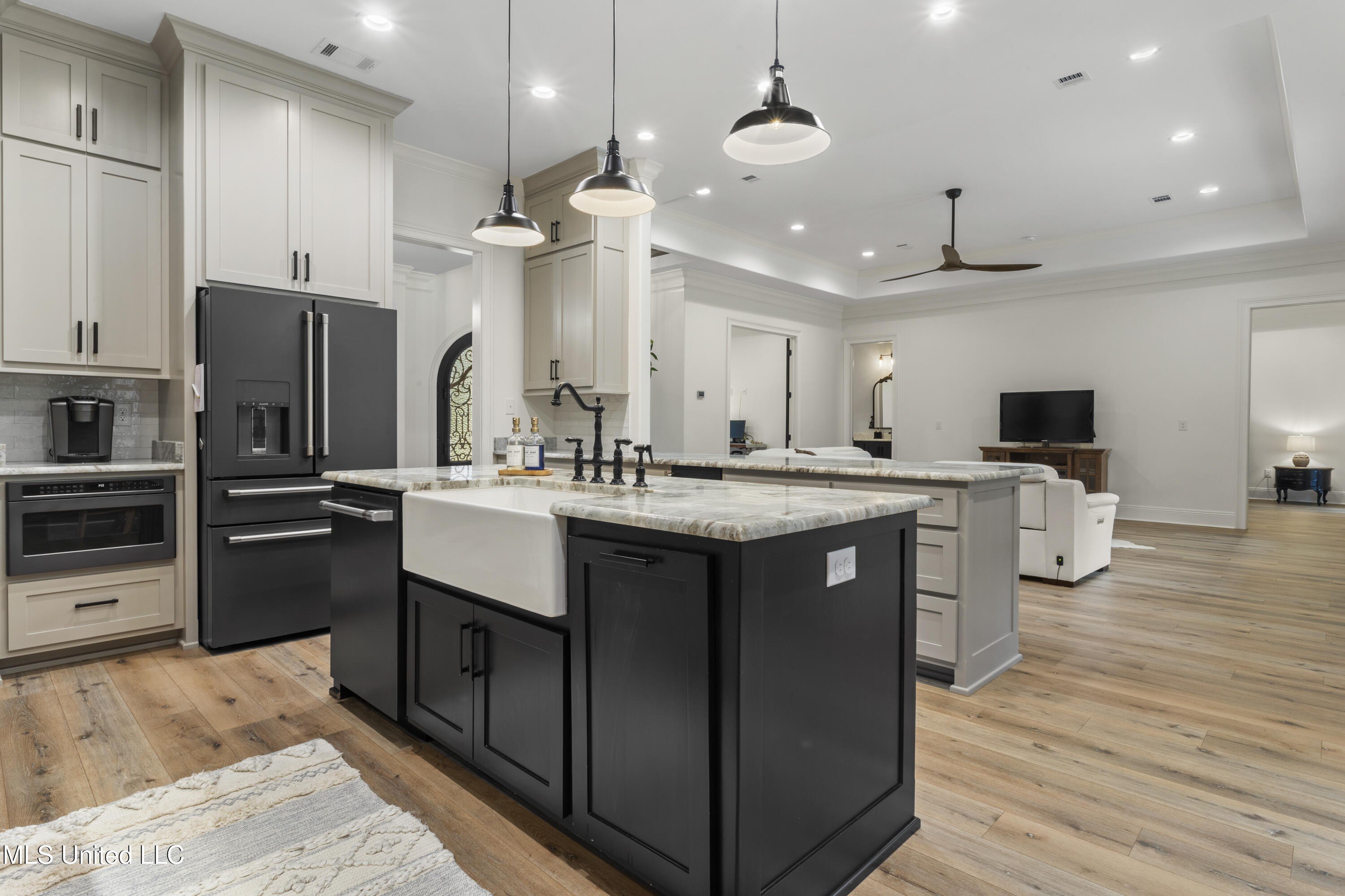 Gulfport, Mississippi, 39503, United States, 5 Bedrooms Bedrooms, ,5 BathroomsBathrooms,Residential,For Sale,1974357