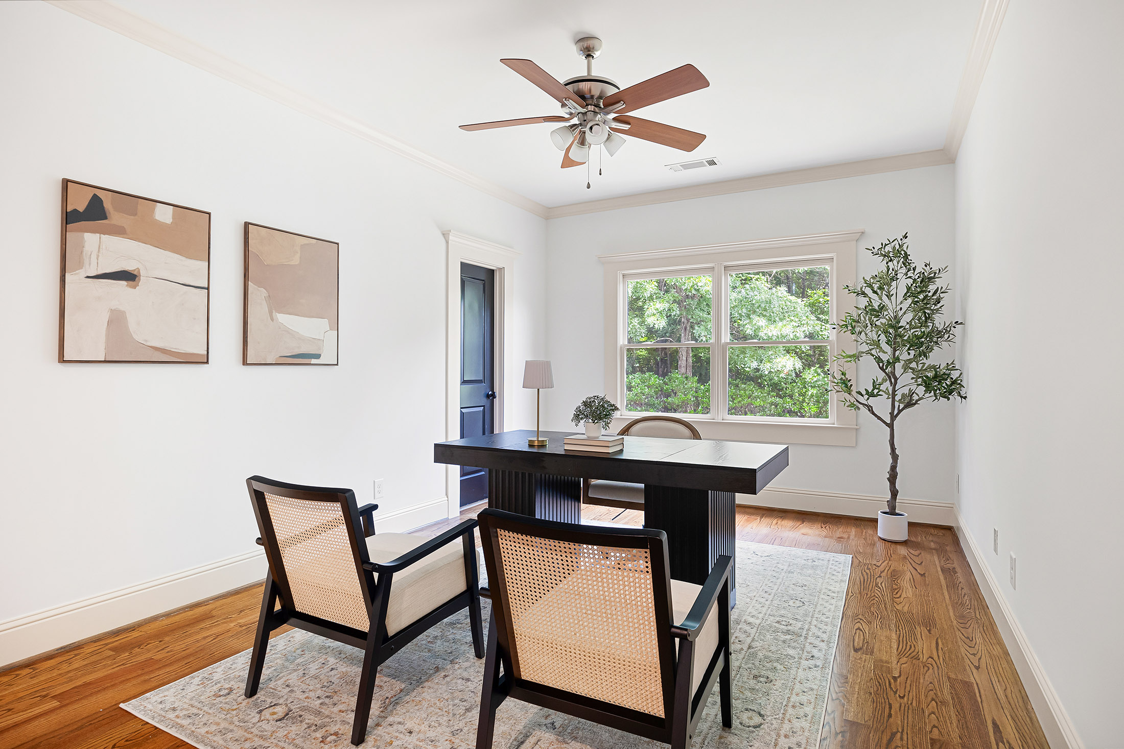  Spacious Living Meets Modern Convenience - 物件實景