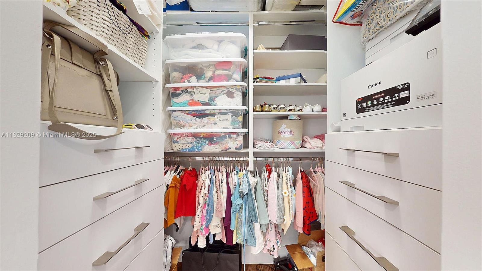 Coral Gables, Florida, 33134, United States, 4 Bedrooms Bedrooms, ,3 BathroomsBathrooms,Residential,For Sale,1976350