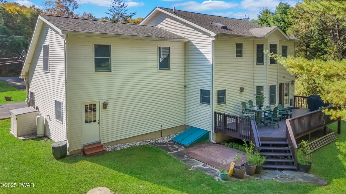 Milford, Pennsylvania, 18337, United States, 3 Bedrooms Bedrooms, ,3 BathroomsBathrooms,Residential,For Sale,1981276