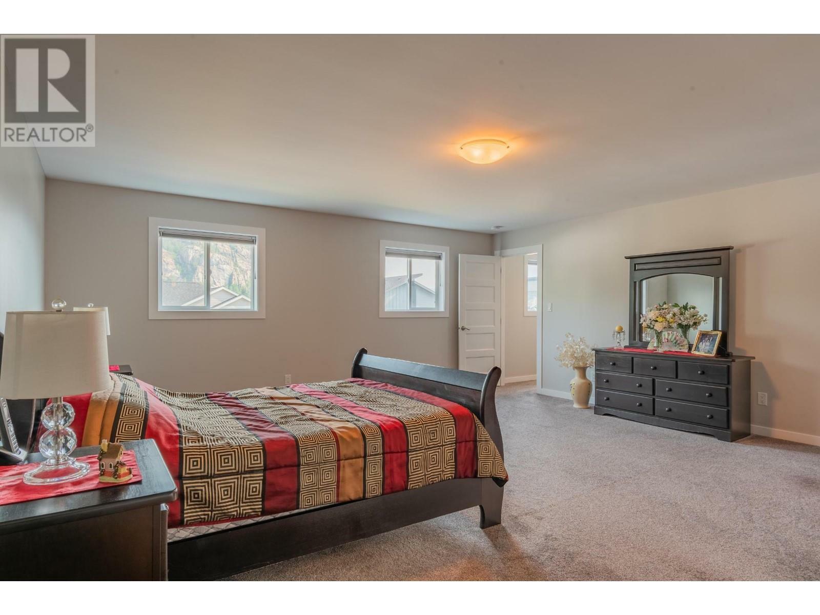 CASTLEGAR, British Columbia, V1N 4X8, CA, 4 Bedrooms Bedrooms, ,2 BathroomsBathrooms,Residential,For Sale,1839232