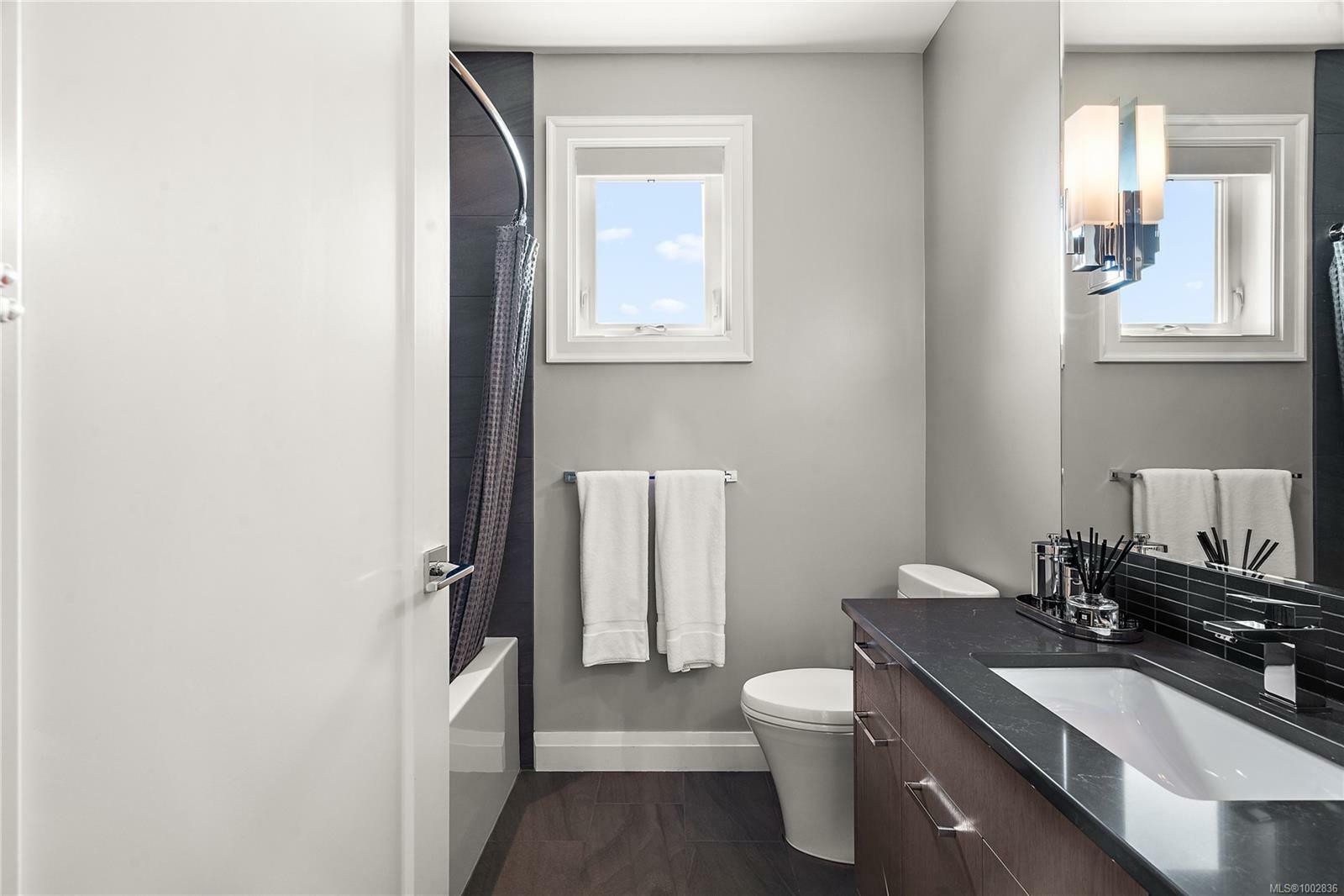 OAK BAY, British Columbia, V8R 3L8, CA, 6 Bedrooms Bedrooms, ,Residential,For Sale,1875057
