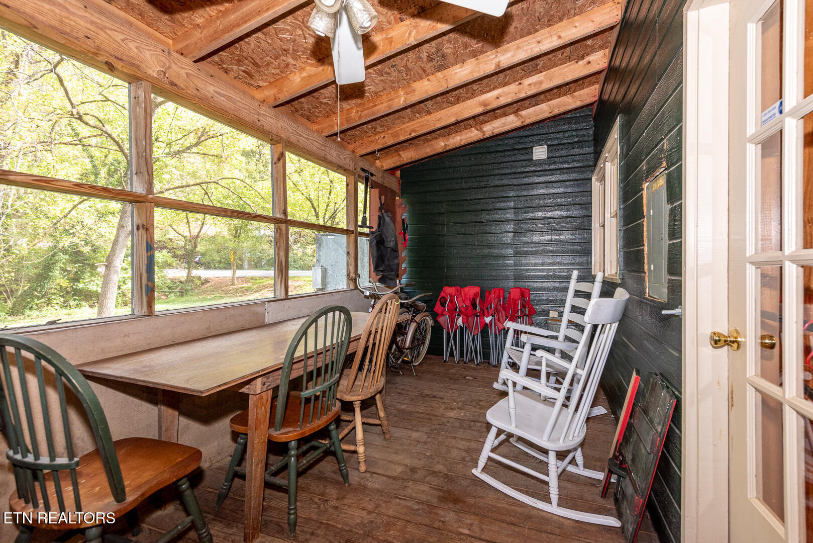 Townsend, Tennessee, 37882, United States, 1 Bedroom Bedrooms, ,1 BathroomBathrooms,Residential,For Sale,1973963