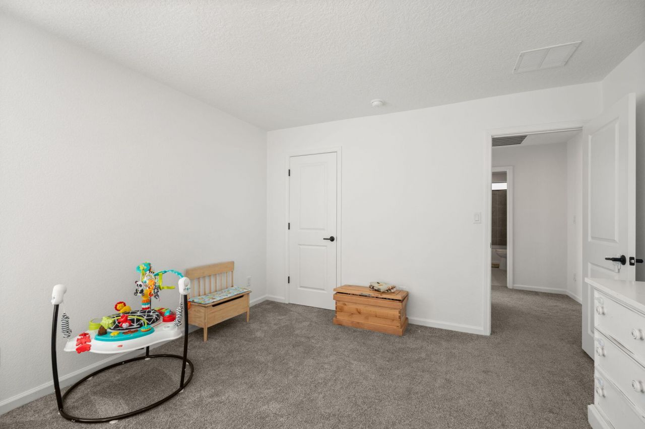 Albuquerque, New Mexico, 87120, United States, 4 Bedrooms Bedrooms, ,3 BathroomsBathrooms,Residential,For Sale,1958873