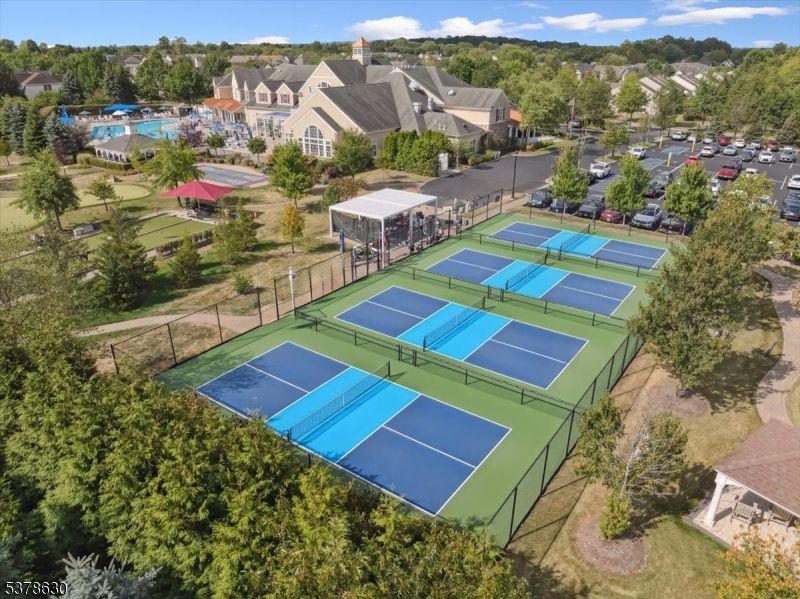 Franklin Twp., New Jersey, 08873, United States, 2 Bedrooms Bedrooms, ,3 BathroomsBathrooms,Residential,For Sale,1940389