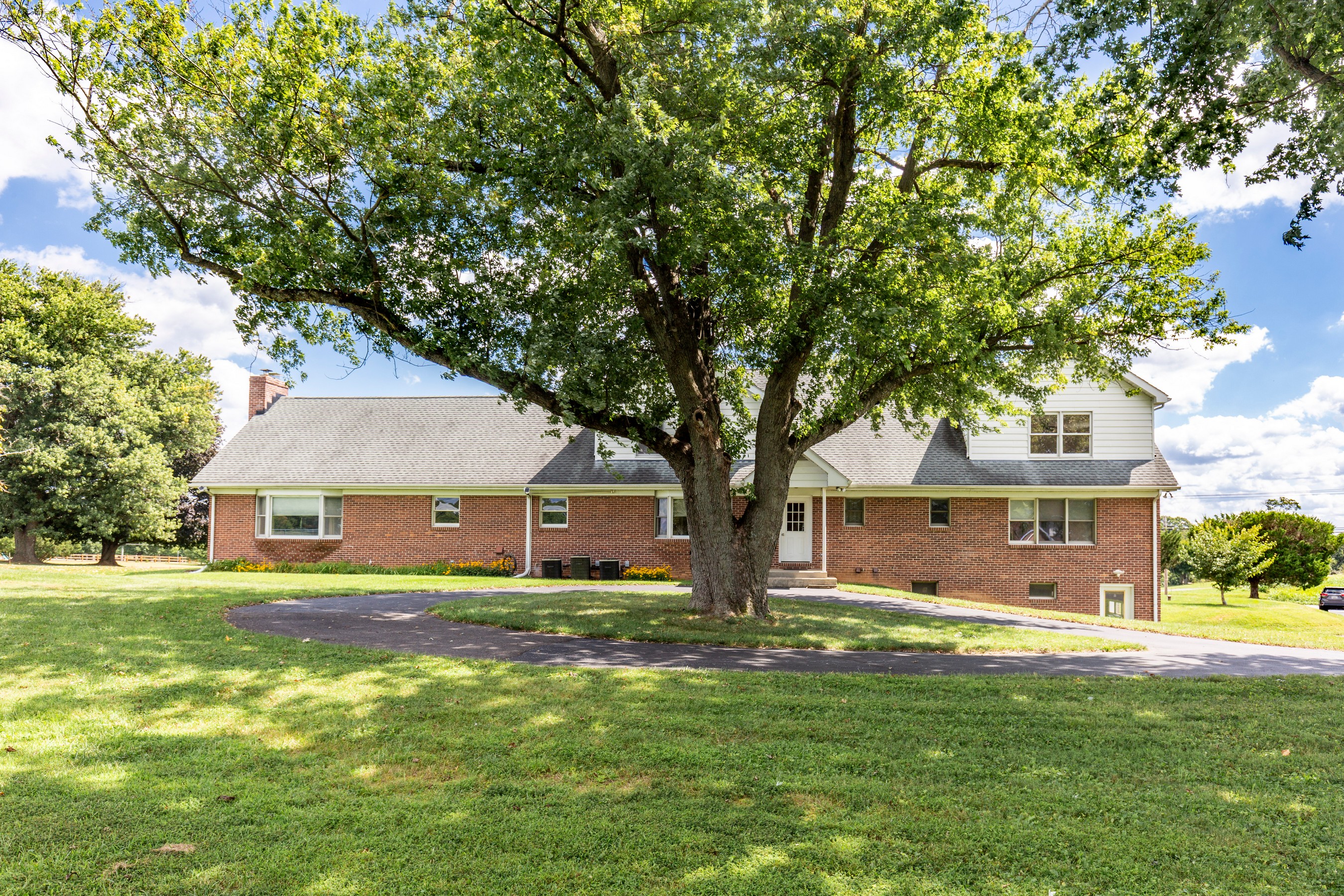  NONE AVAILABLE - 物件實景