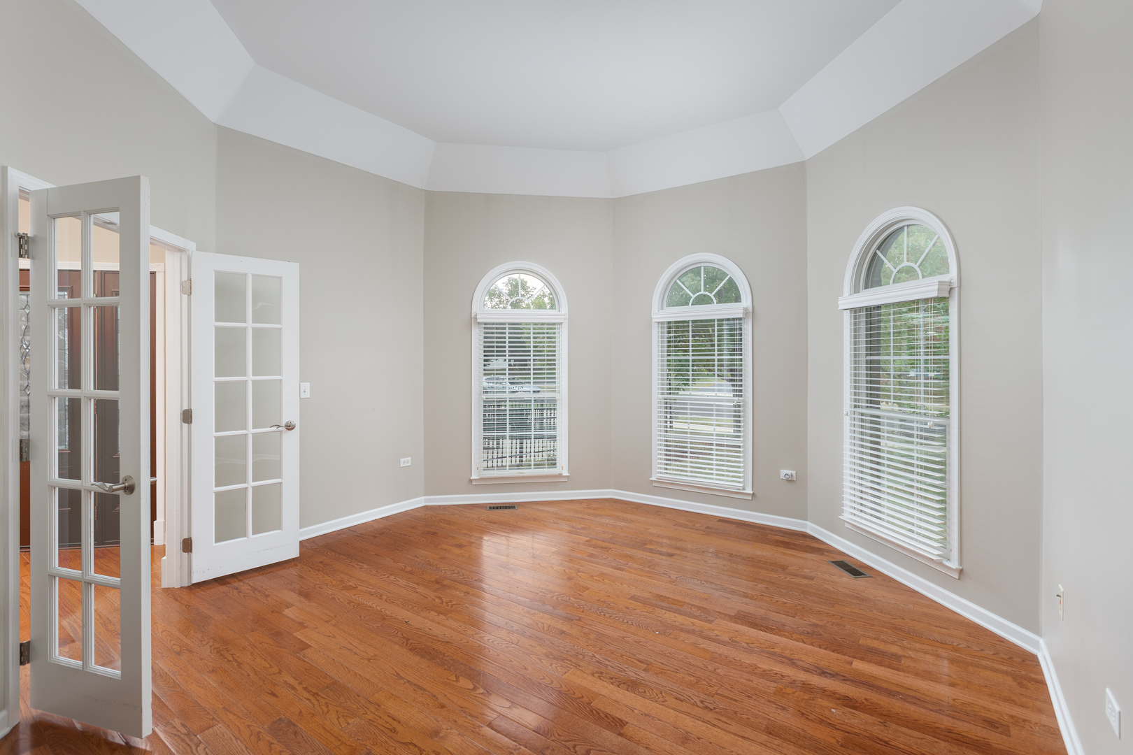 North Aurora, Illinois, 60542, United States, 3 Bedrooms Bedrooms, ,3 BathroomsBathrooms,Residential,For Sale,1969477