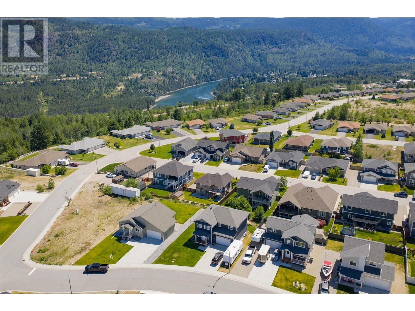 CASTLEGAR, British Columbia, V1N 4X8, CA, 6 Bedrooms Bedrooms, ,3 BathroomsBathrooms,Residential,For Sale,1883021