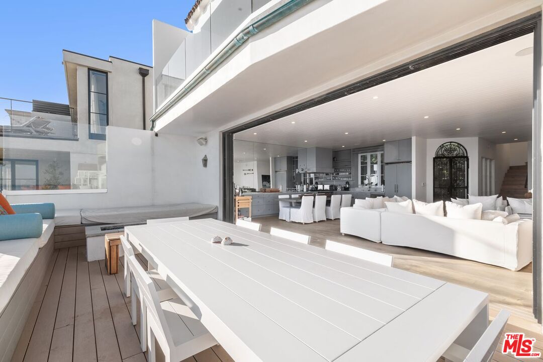 Malibu, California, 90265, United States, 3 Bedrooms Bedrooms, ,3 BathroomsBathrooms,Residential,For Sale,1994760