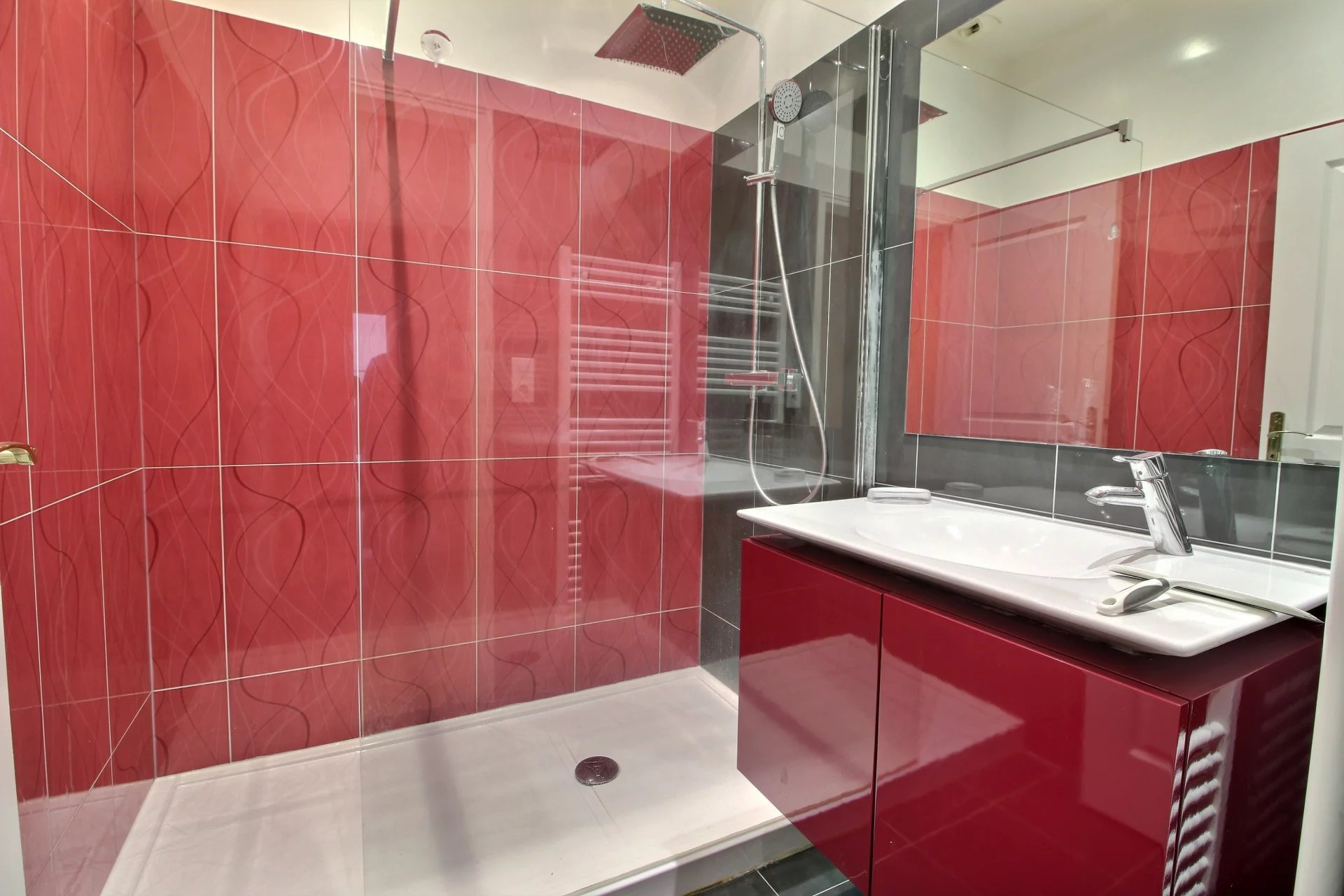 Bordeaux, New Aquitaine, 33000, FR, 2 Bedrooms Bedrooms, ,2 BathroomsBathrooms,Residential,For Sale,1995533