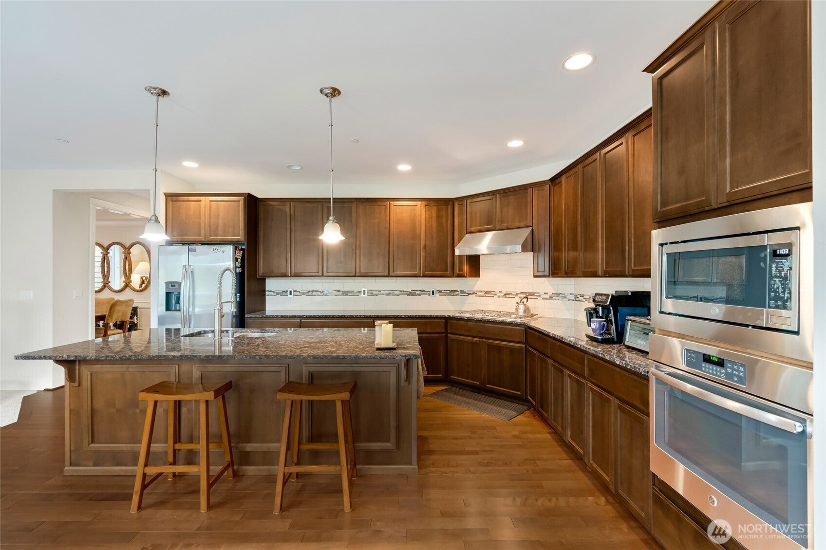 Lynnwood, Washington, 98037, United States, 5 Bedrooms Bedrooms, ,4 BathroomsBathrooms,Residential,For Sale,1979016