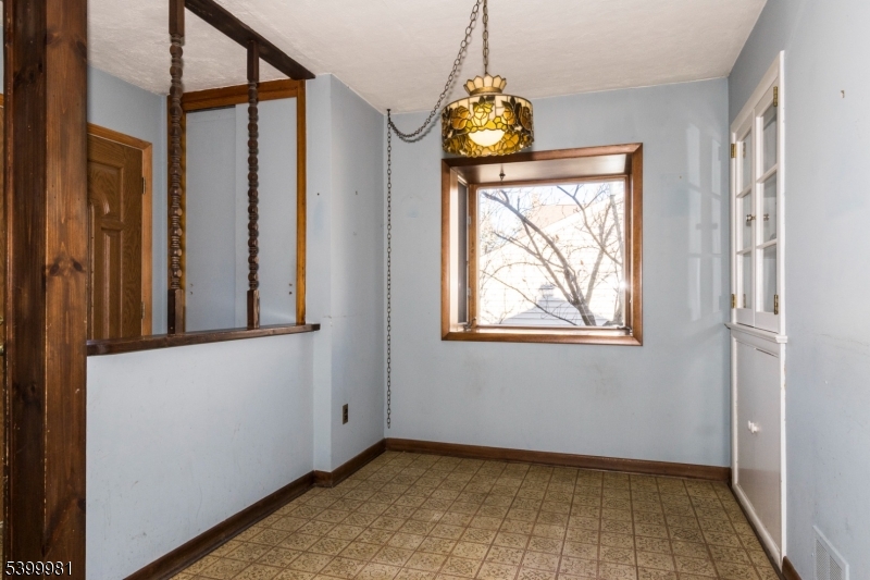 Fanwood Boro, New Jersey, 07023, United States, 3 Bedrooms Bedrooms, ,2 BathroomsBathrooms,Residential,For Sale,2001690