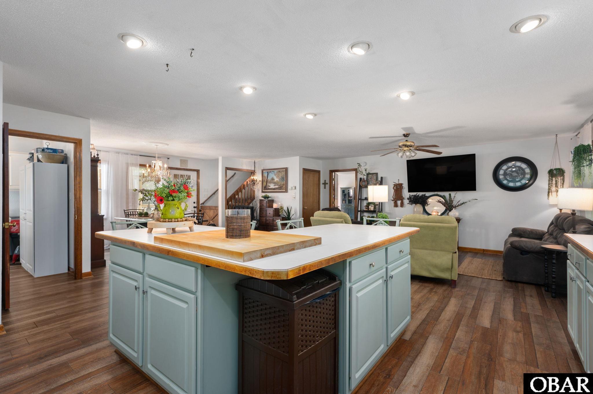 Kitty Hawk, North Carolina, 27949, United States, 4 Bedrooms Bedrooms, ,4 BathroomsBathrooms,Residential,For Sale,1973752